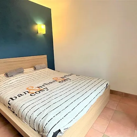 Villa Giens 4ch Clim Parking Wifi Piscine Partagee By Hc